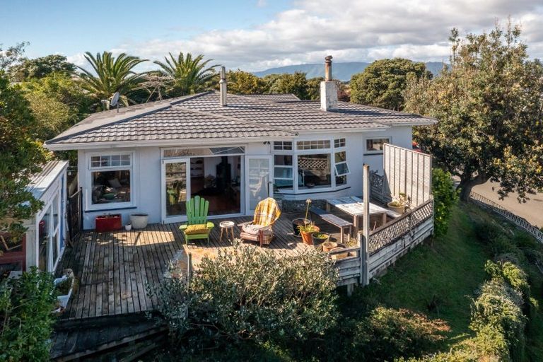 Photo of property in 5 Golf Road, Paraparaumu Beach, Paraparaumu, 5032