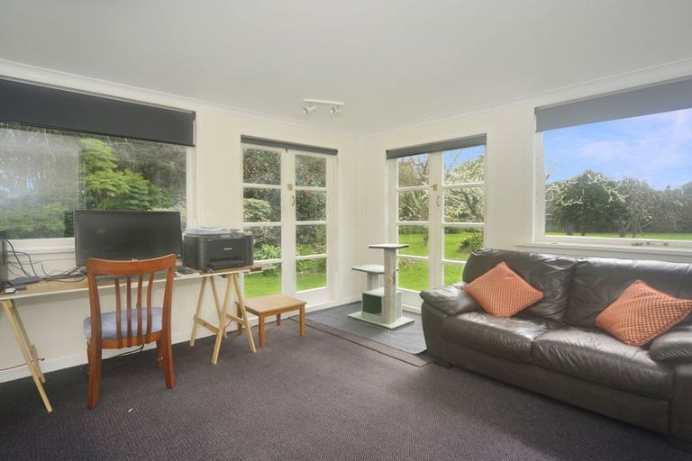 Photo of property in 72 Avenue North Road, Levin, 5510