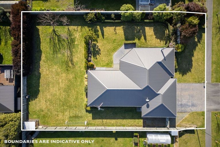 Photo of property in 33 Beaumont Drive, Rolleston, 7614