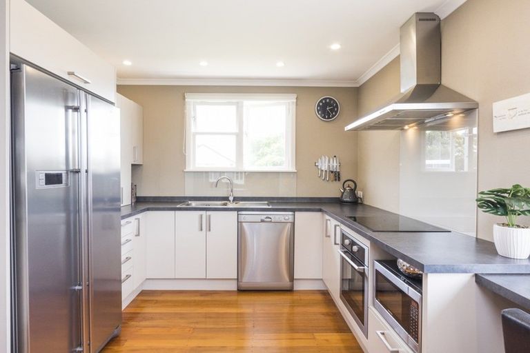 Photo of property in 10 Oriana Place, Highbury, Palmerston North, 4412