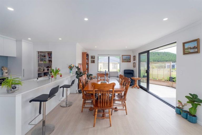 Photo of property in 37 Saint Andrews Drive, Pauanui, Hikuai, 3579