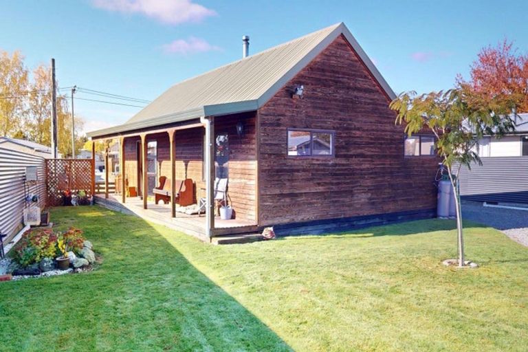 Photo of property in 10 Fraser Crescent, Twizel, 7901
