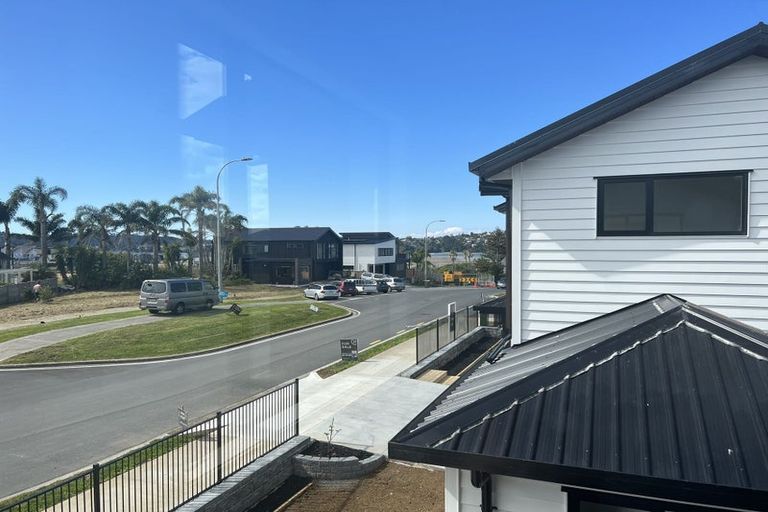 Photo of property in 2 Picnic Point Road, Hobsonville, Auckland, 0616