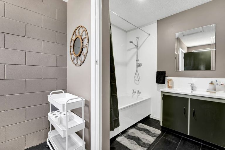 Photo of property in 16d Orlando Street, Stratford, 4332