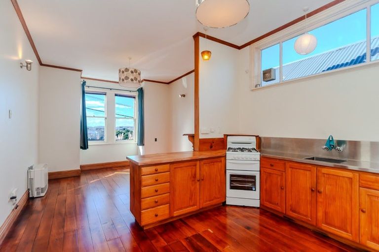 Photo of property in 25 Douglas Street, Mount Cook, Wellington, 6021