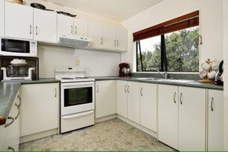 Photo of property in 1/31 Lucienne Drive, Ranui, Auckland, 0612