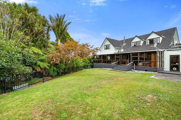 Photo of property in 14 Winstone Place, Highlands Park, New Plymouth, 4312