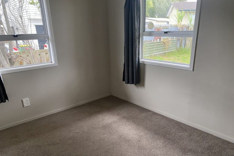 Photo of property in 82 Moire Road, Massey, Auckland, 0614