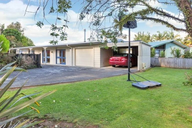 Photo of property in 12 Parkland Crescent, Terrace End, Palmerston North, 4410
