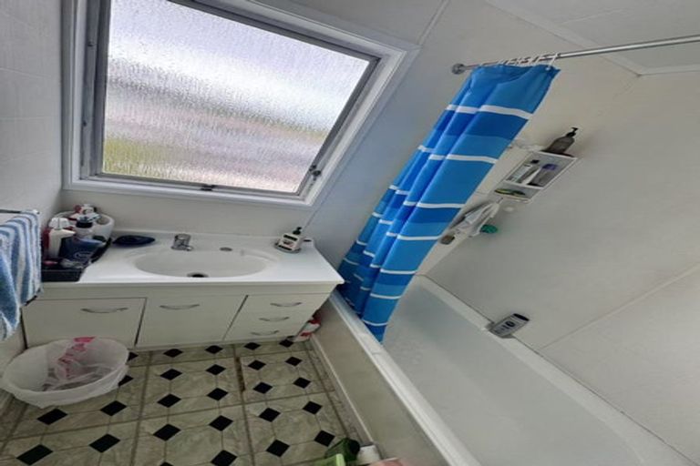 Photo of property in 65 Archmillen Avenue, Pakuranga Heights, Auckland, 2010