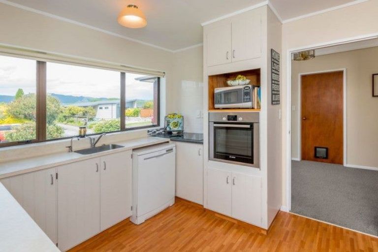 Photo of property in 30 Teoti Street, Paraparaumu Beach, Paraparaumu, 5032
