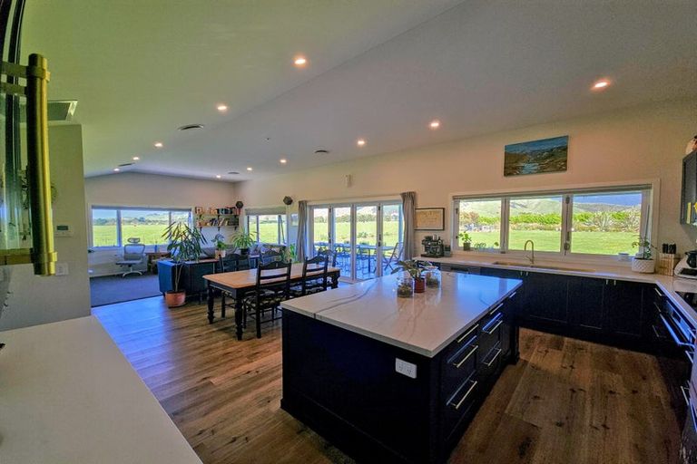 Photo of property in 33 Oriwa Lane, Levin, 5571