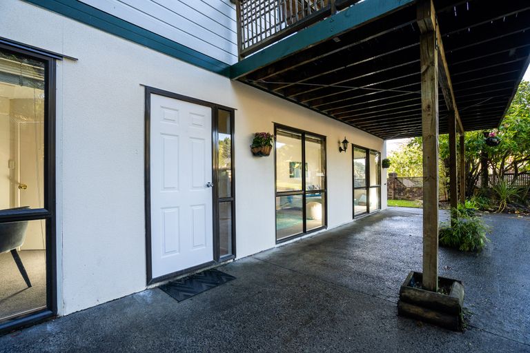 Photo of property in 27 Wirihana Road, Titirangi, Auckland, 0604