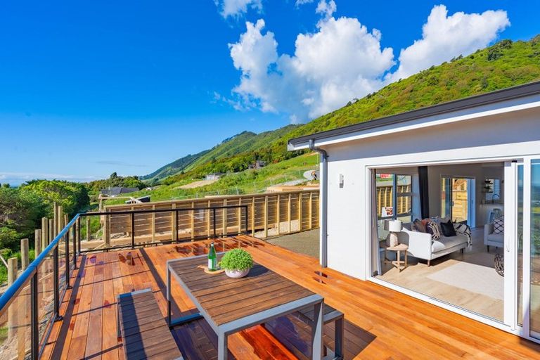 Photo of property in 90 Kotare Street, Waikanae, 5036