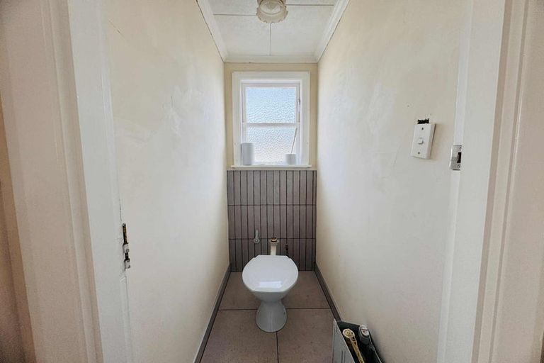 Photo of property in 42 Ihle Street, Terrace End, Palmerston North, 4410