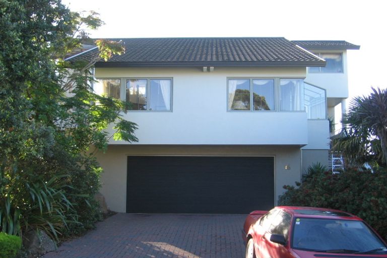 Photo of property in 16 Marguerita Place, West Harbour, Auckland, 0618