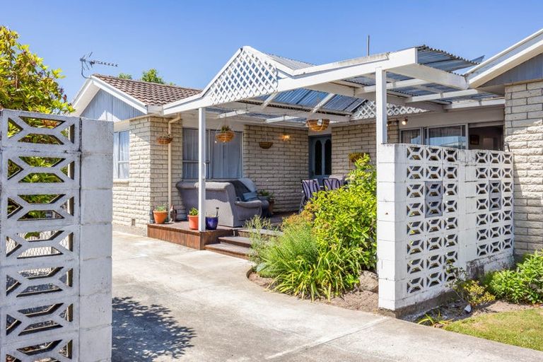 Photo of property in 26 Jenkins Avenue, Redwood, Christchurch, 8051