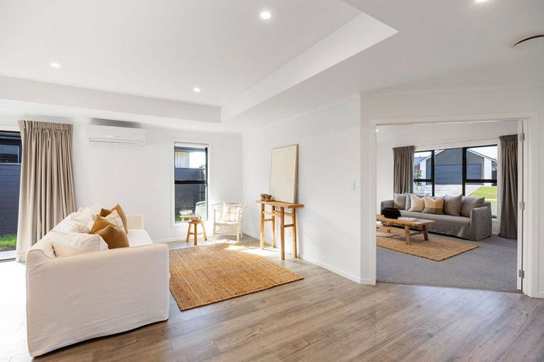 Photo of property in 12 Lewis Way, Cambridge, 3434