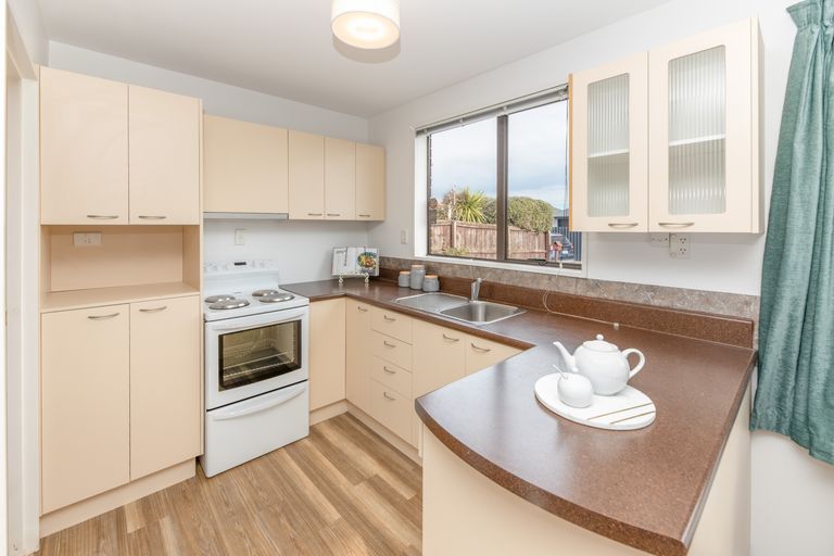 Photo of property in 1/20 Kirsten Place, Parklands, Christchurch, 8083