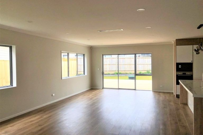 Photo of property in 60 Hikuawa Road, Flat Bush, Auckland, 2019