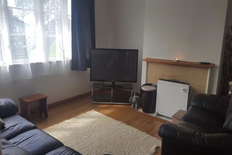 Photo of property in 11 Arimu Road, Papakura, 2110