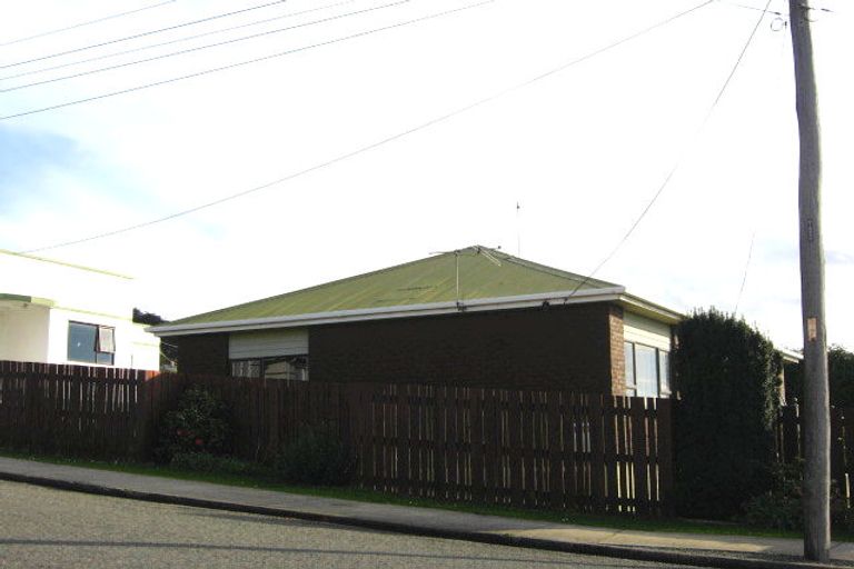 Photo of property in 15 Walker Street, Bluff, 9814