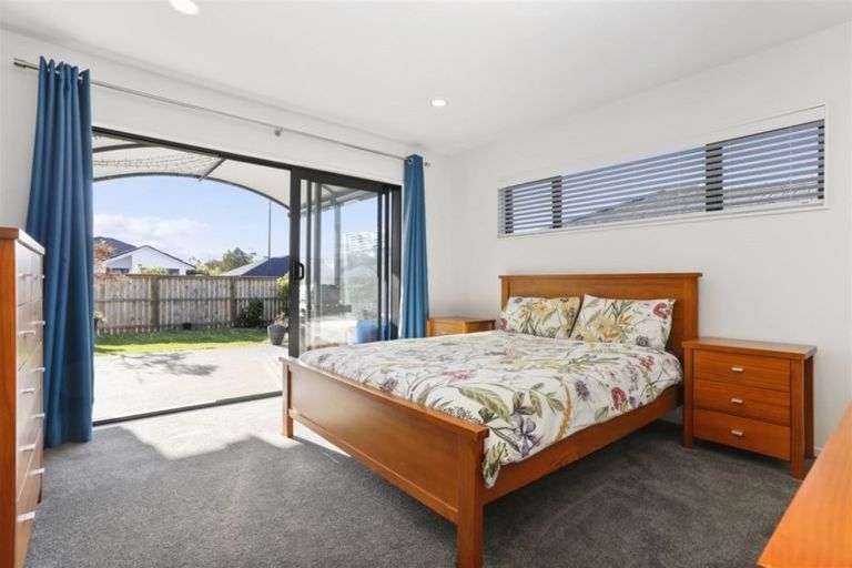 Photo of property in 6 Dida Park Drive, Kumeu, 0810