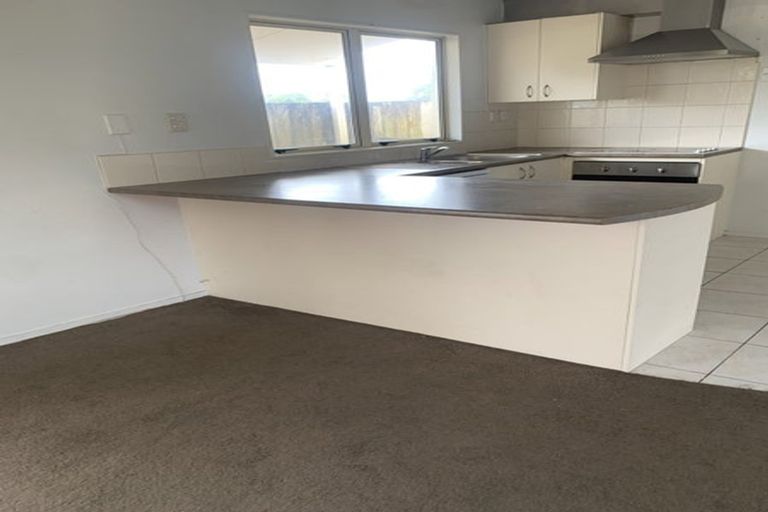 Photo of property in 5 Pooks Road, Ranui, Auckland, 0612