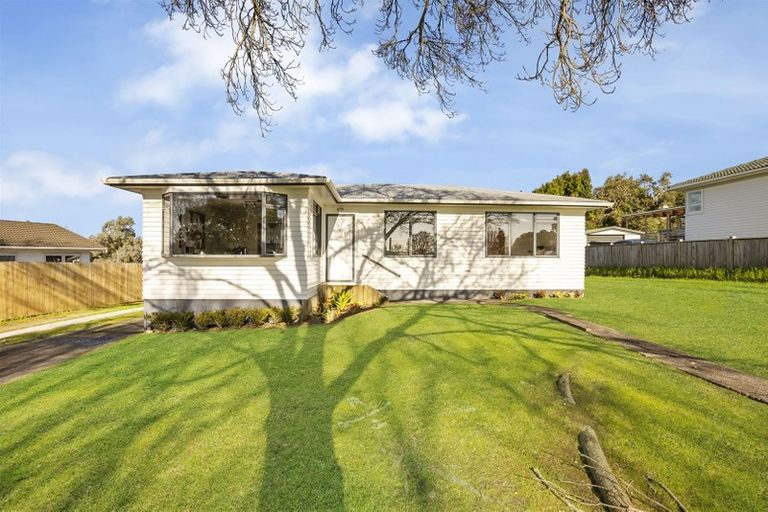 Photo of property in 17 Castleton Street, Birkdale, Auckland, 0626