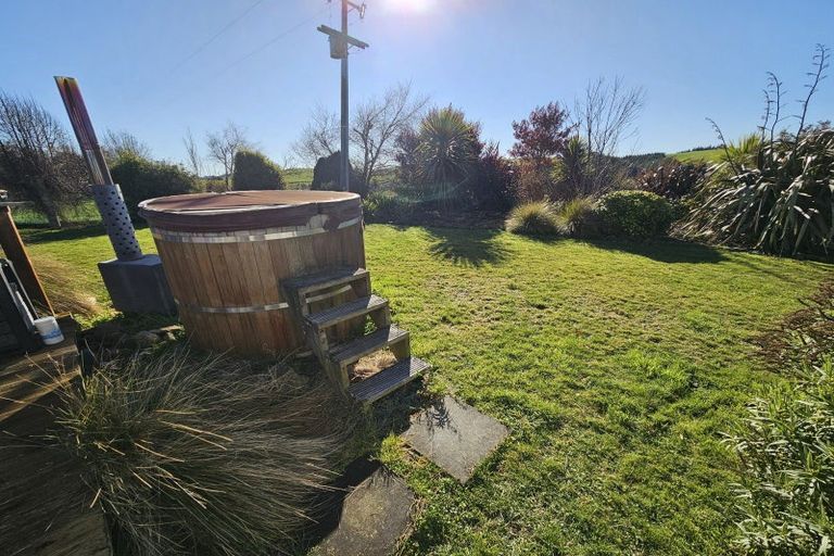 Photo of property in 153 Romahapa Road, Romahapa, Balclutha, 9271