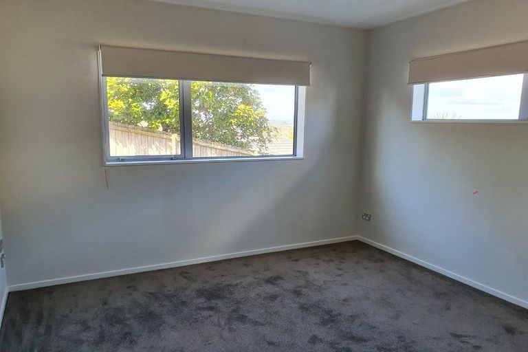 Photo of property in 65 Kirikiri Drive, Papakura, 2110
