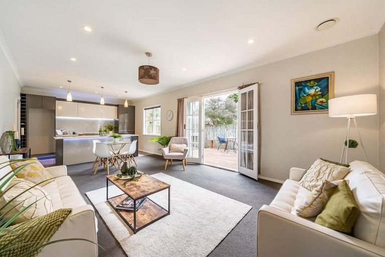 Photo of property in 2 Wood Street, Wallaceville, Upper Hutt, 5018