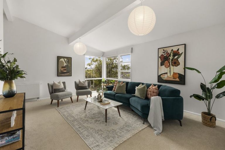Photo of property in 71 Churton Drive, Churton Park, Wellington, 6037