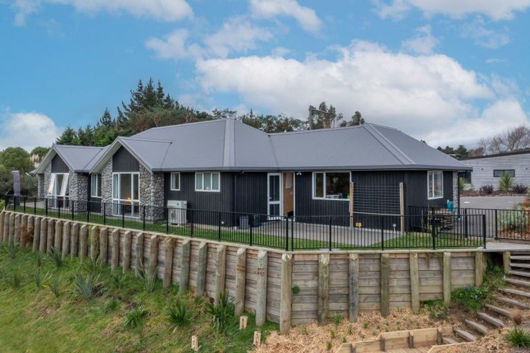 Photo of property in 20 Te Heke Place, Waikanae, 5036