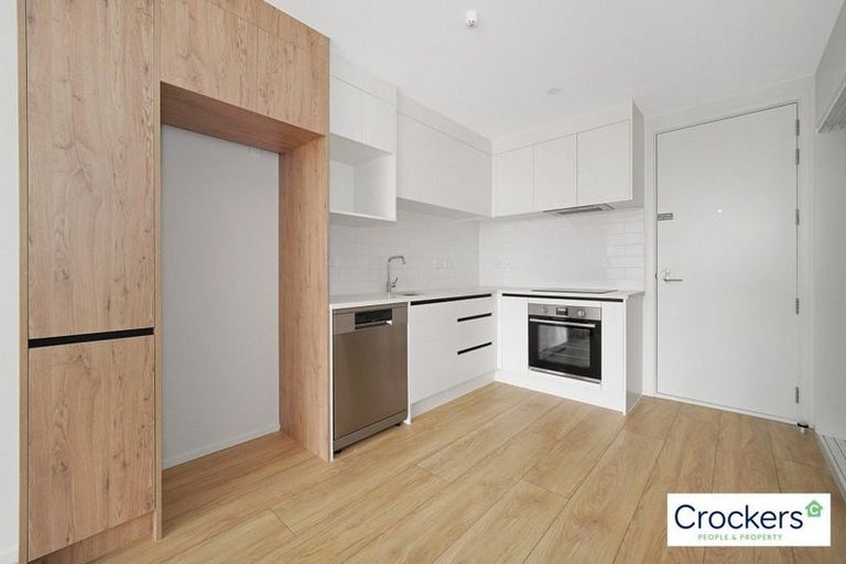 Photo of property in 2/10 Treasure Lane, Te Atatu South, Auckland, 0610