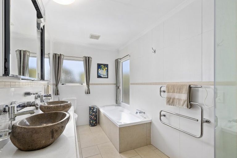 Photo of property in 67d Mills Road, Brooklyn, Wellington, 6021