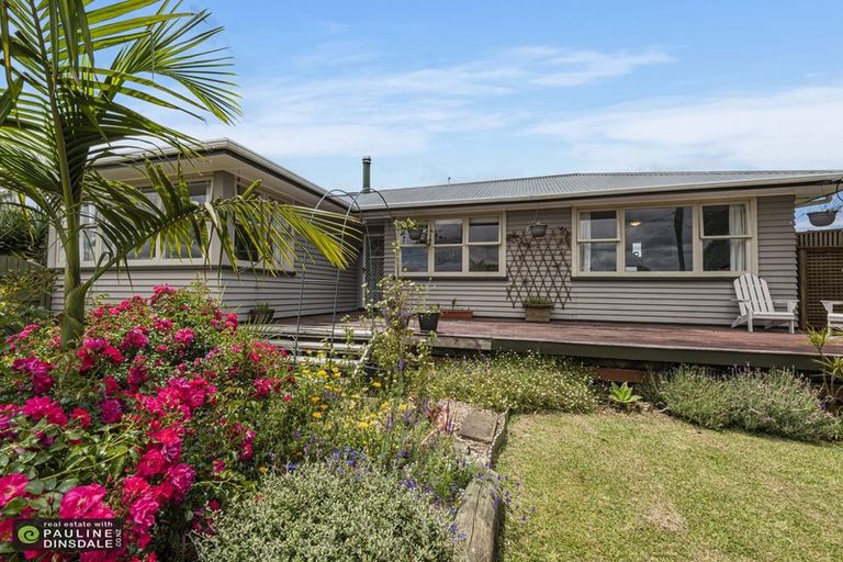 Photo of property in 17 Kokich Crescent, Onerahi, Whangarei, 0110