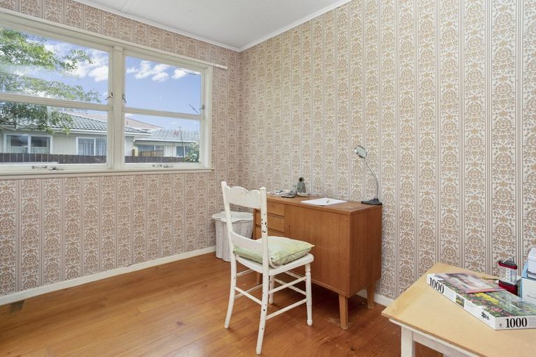 Photo of property in 63 Muir Avenue, Mangere Bridge, Auckland, 2022