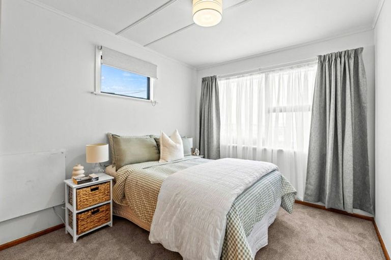 Photo of property in 6 Omori Place, Castlecliff, Whanganui, 4501