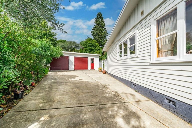 Photo of property in 1 Sunshine Avenue, Paraparaumu, 5032