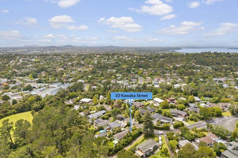 Photo of property in 10 Kawaka Street, Titirangi, Auckland, 0604