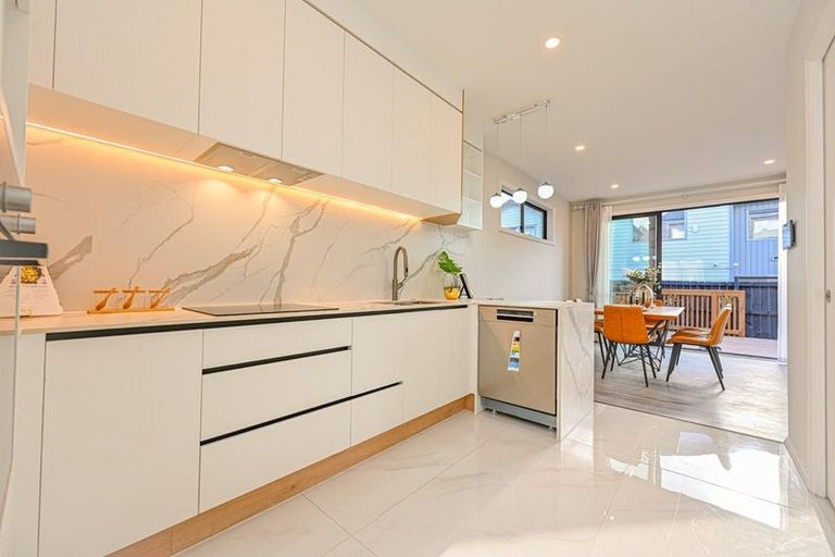 Photo of property in 1 Galloway Crescent, Farm Cove, Auckland, 2012
