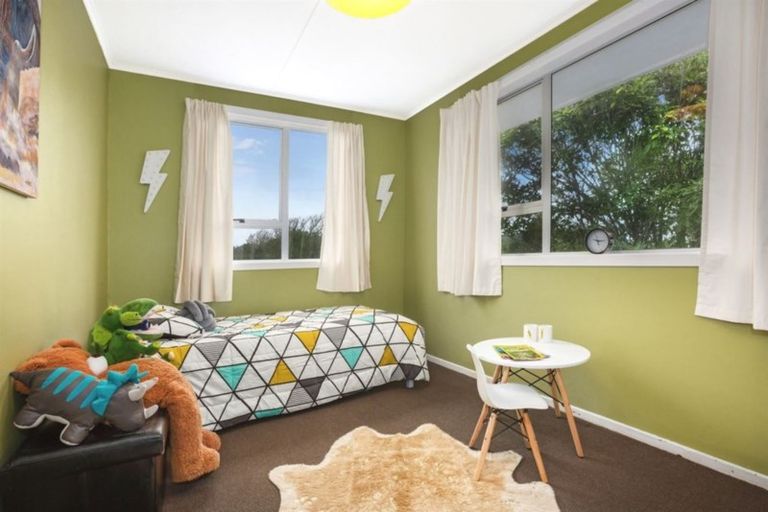 Photo of property in 32 Desert Gold Street, Ascot Park, Porirua, 5024