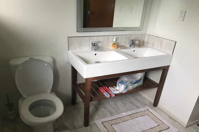 Photo of property in 16 Kelvin Place, Hamilton East, Hamilton, 3216