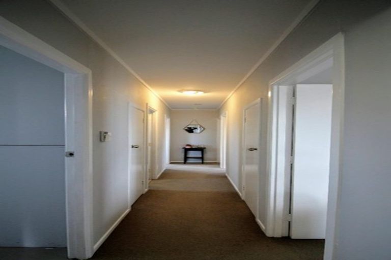 Photo of property in 1/38 Sunnyfield Crescent, Glenfield, Auckland, 0629