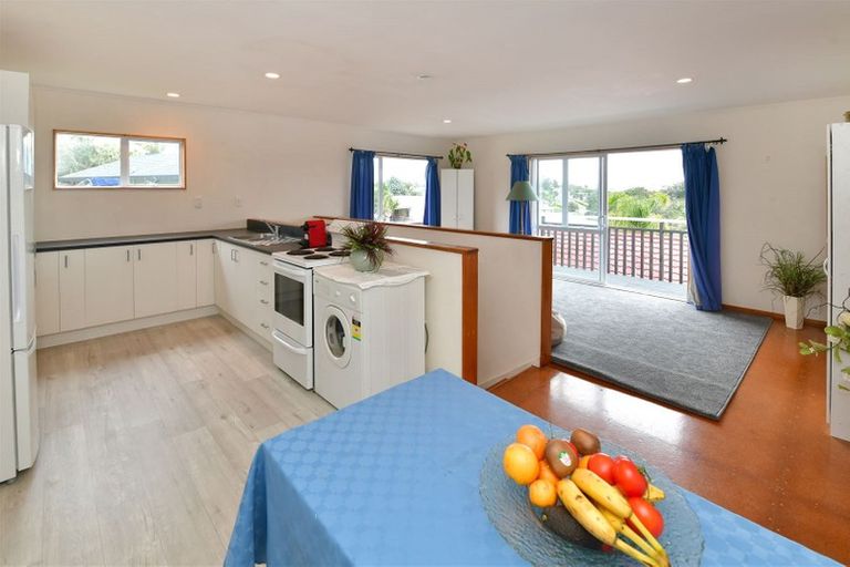 Photo of property in 14a Jean Place, Stanmore Bay, Whangaparaoa, 0932