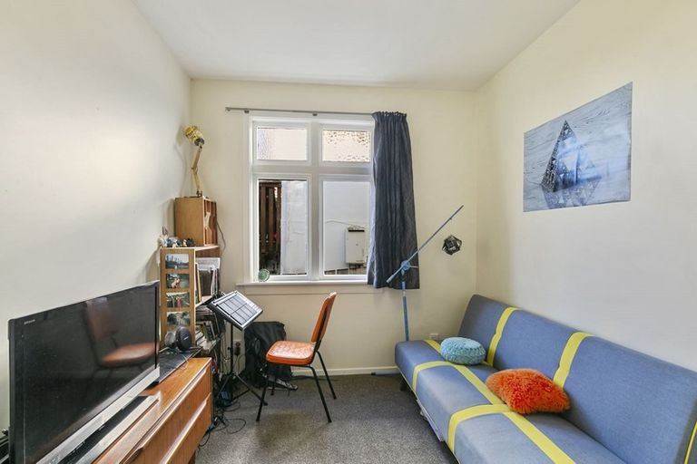 Photo of property in 91 Queens Drive, Lyall Bay, Wellington, 6022