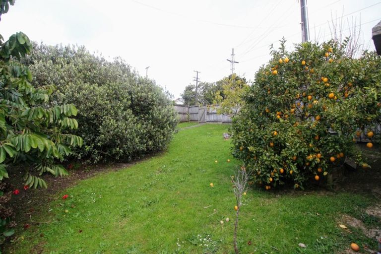 Photo of property in 1/38 Sunnyfield Crescent, Glenfield, Auckland, 0629