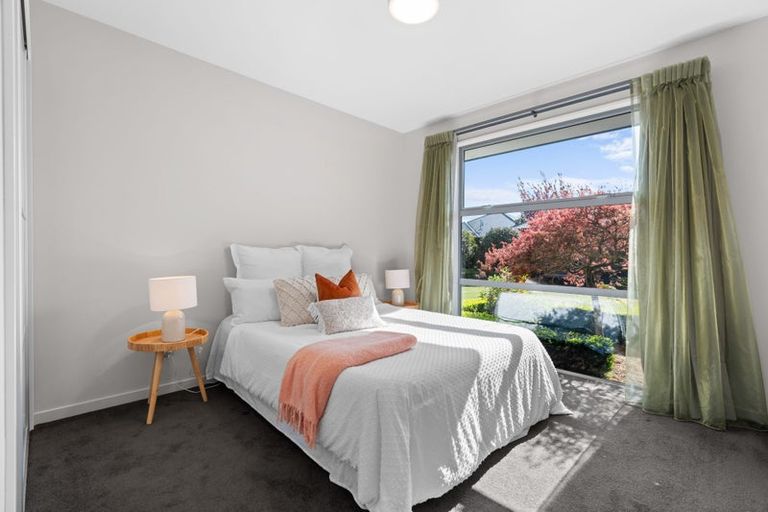 Photo of property in 14 Crown Close, Prebbleton, 7604