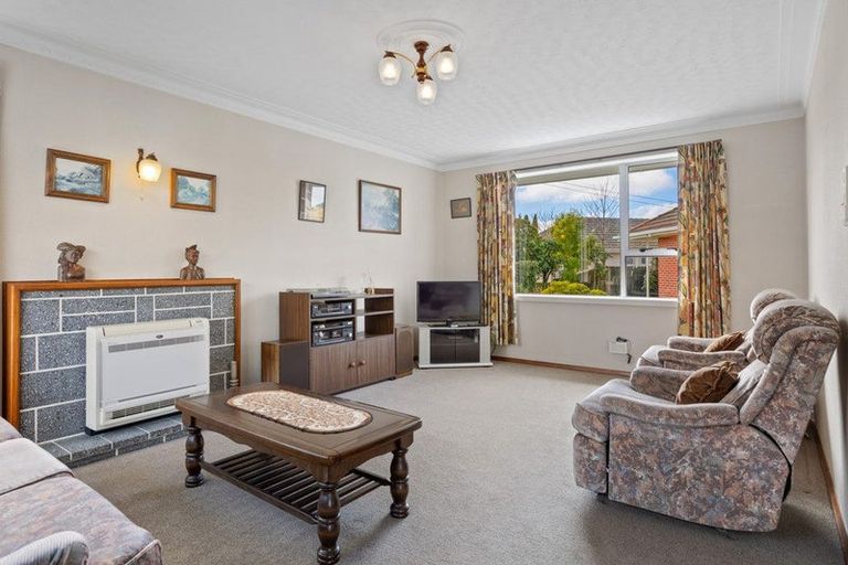 Photo of property in 16 Geelong Place, Burnside, Christchurch, 8053